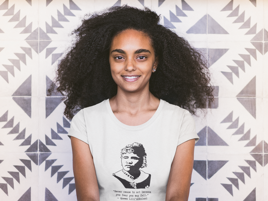 Queen Liliʻuokalani "Never cease to act because you fear you may fail" Relaxed T-shirt
